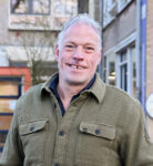 Huub Obdeijn presenteert ochtendshow op Koekstad FM mee