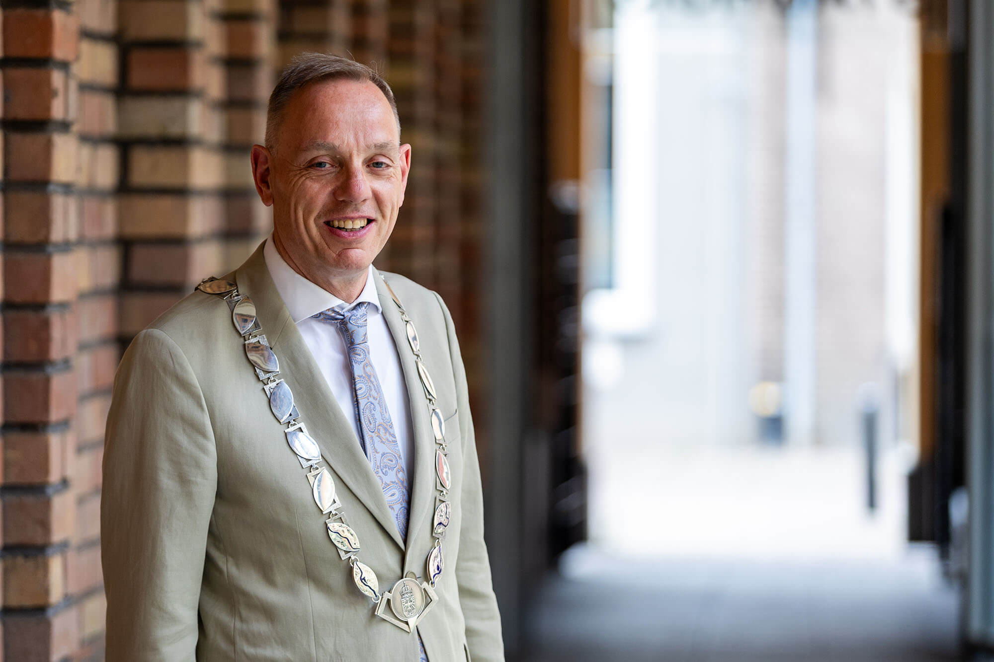 Burgemeester Ron König in de studio van Koekstad FM
